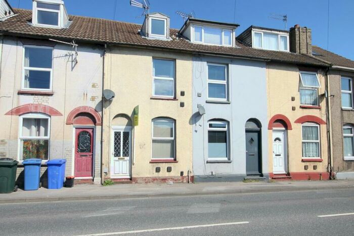 3 Bedroom Terraced House To Rent In St Paul's Street, Sittingbourne, ME10