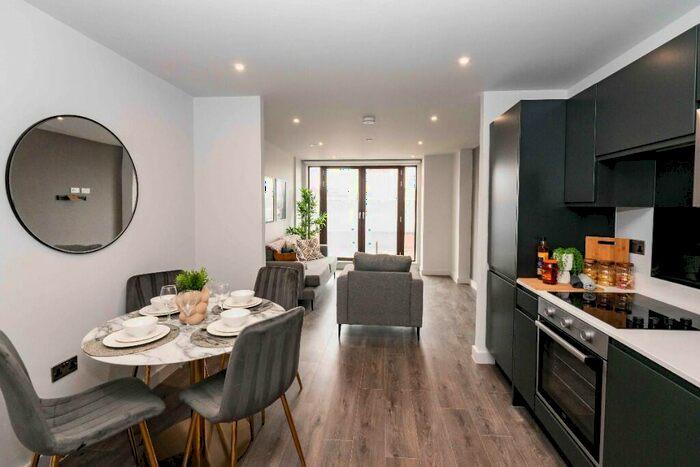 2 Bedroom Apartment To Rent In Parliament Square Crump St, Liverpool, Merseyside, L1