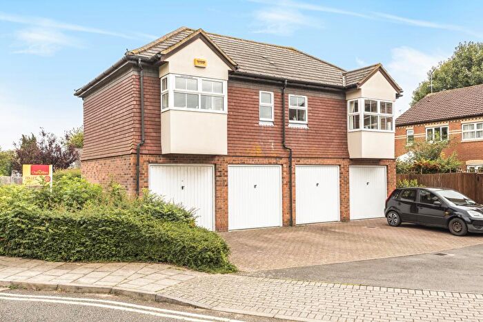 2 Bedroom Apartment To Rent In Old Brewery Close, Aylesbury, HP21