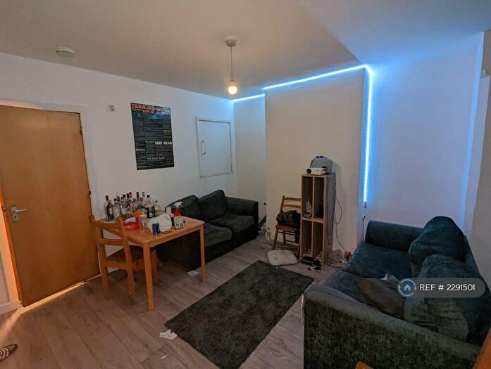 3 Bedroom Terraced House To Rent In Castle Boulevard, Nottingham, NG7