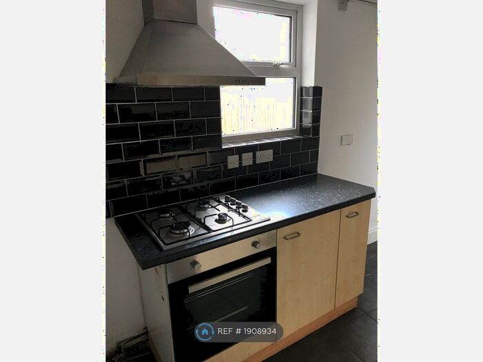 1 Bedroom Flat To Rent In Cemetery Road, Smethwick, B67