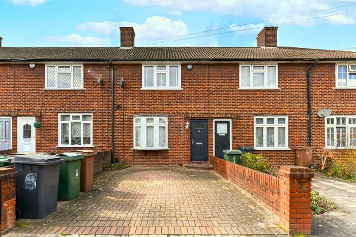 2 Bedroom Terraced House To Rent In Arbor Road, Chingford, E4