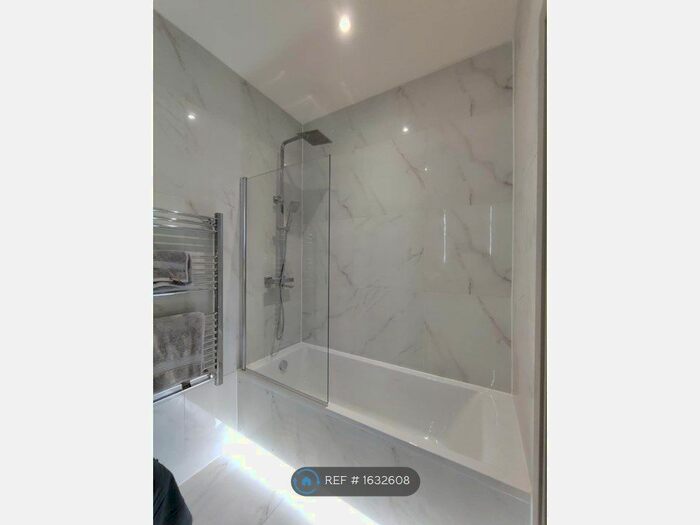 1 Bedroom Flat To Rent In Cube House, Stoke Mandeville, Aylesbury, HP22