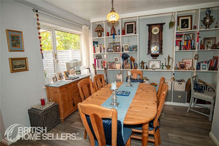 3 Bedroom Detached House For Sale In Grange Park, Albrighton, Wolverhampton, Shropshire, WV7