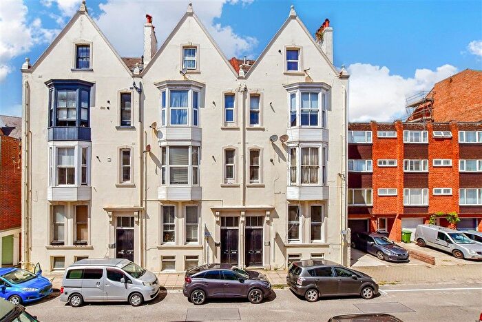 2 Bedroom Flat For Sale In Nightingale Road, Southsea, Hampshire, PO5