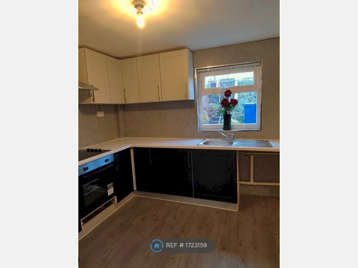 4 Bedroom End Of Terrace House To Rent In Burnstones, Newcastle Upon Tyne, NE5