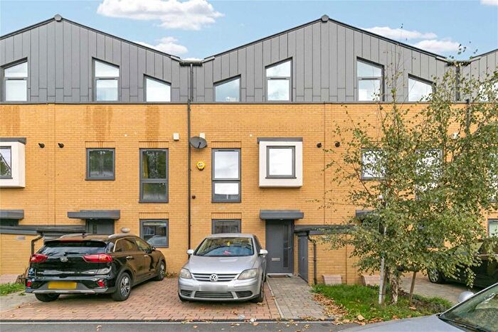 4 Bedroom Terraced House For Sale In Eveline Road, Mitcham, CR4