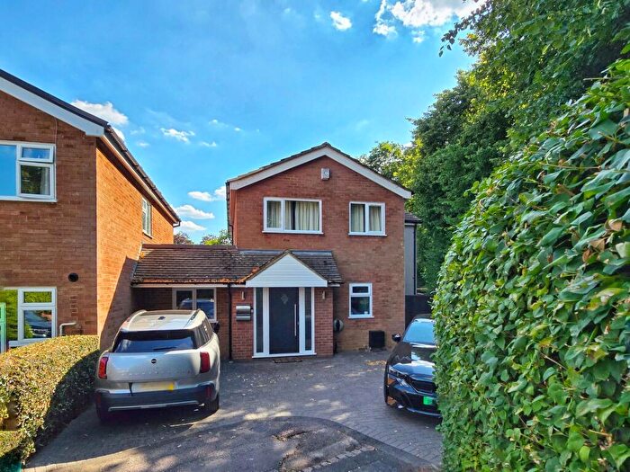 3 Bedroom Link Detached House For Sale In Briar Close, Ampthill, Bedfordshire, MK45