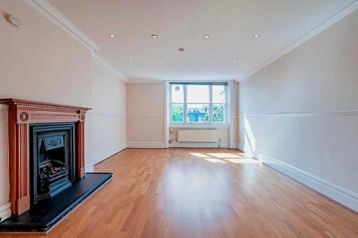 2 Bedroom Flat To Rent In Belsize Square, Belsize Park, London, NW3