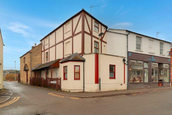 2 Bedroom Flat To Rent In Charlton Kings, GL53