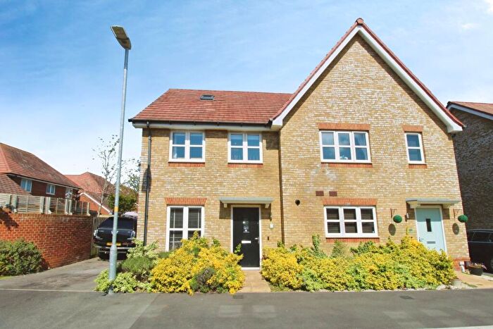 3 Bedroom Semi Detached House For Sale In Emerald Crescent, Swindon, SN25