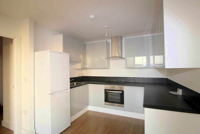 2 Bedroom Flat To Rent In London Road, Lowfield Heath, RH10