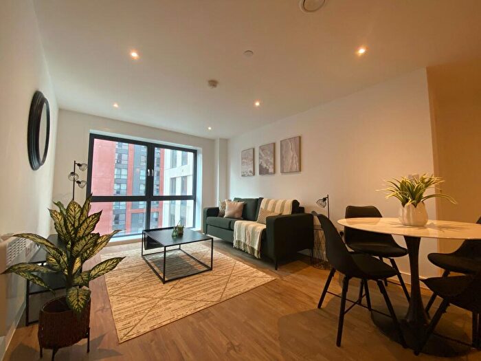 2 Bedroom Apartment To Rent In Phoenix, Saxton Lane, Leeds, LS9