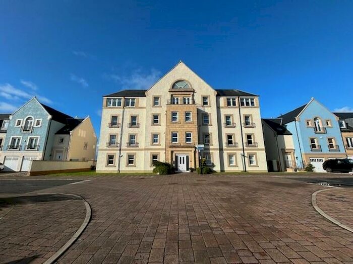 1 Bedroom Flat To Rent In Harbourside, Inverkip, PA16