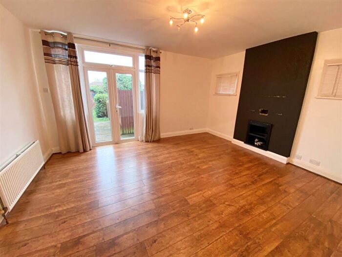 1 Bedroom Maisonette To Rent In River Avenue, London, N13