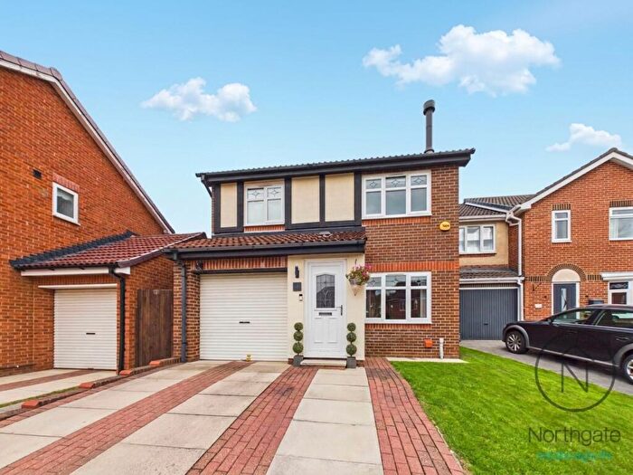 3 Bedroom Detached House For Sale In Lockyer Close, Newton Aycliffe, DL5