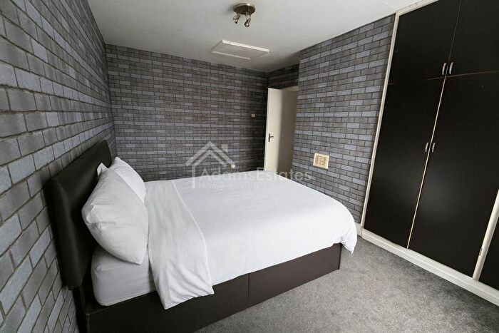 1 Bedroom Terraced House To Rent In Bradford Road, Batley, WF17