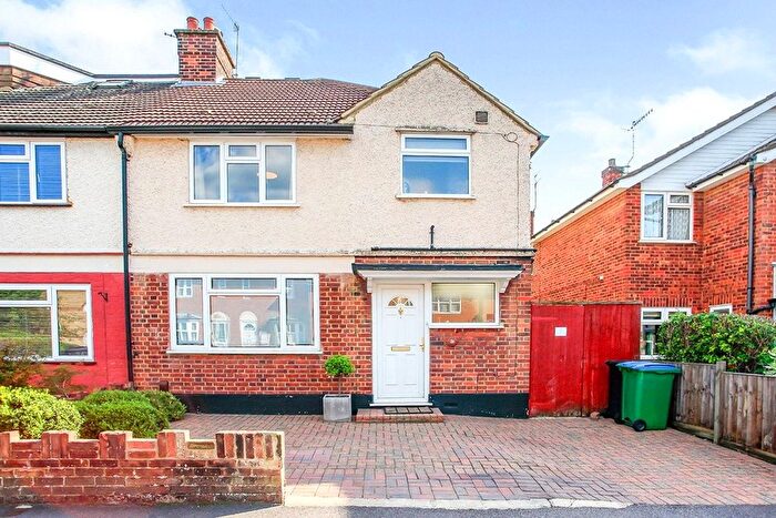 3 Bedroom Detached House To Rent In King Georges Avenue, Watford, Hertfordshire, WD18