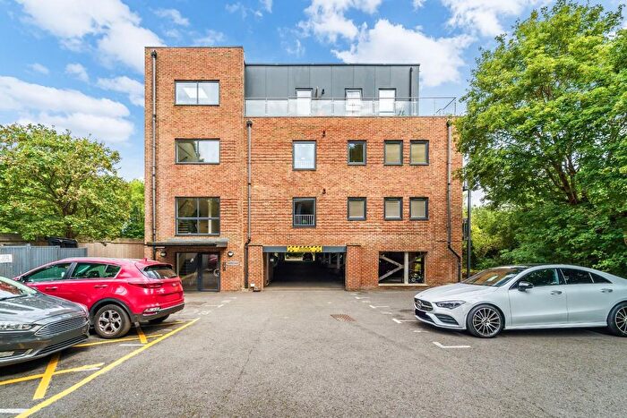 2 Bedroom Flat For Sale In Challenge Court, Leatherhead, KT22