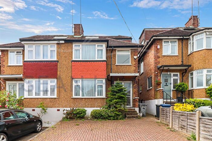 4 Bedroom Semi-Detached House For Sale In Calton Road, New Barnet, Barnet, EN5