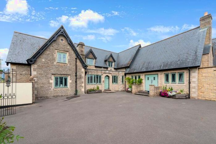 10 Bedroom Detached House For Sale In The Paddocks, Lower Road, Stalbridge, Sturminster Newton, DT10