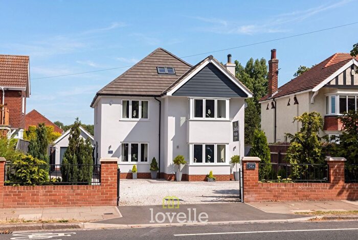 5 Bedroom Detached House For Sale In Great Coates Road, Grimsby, DN34