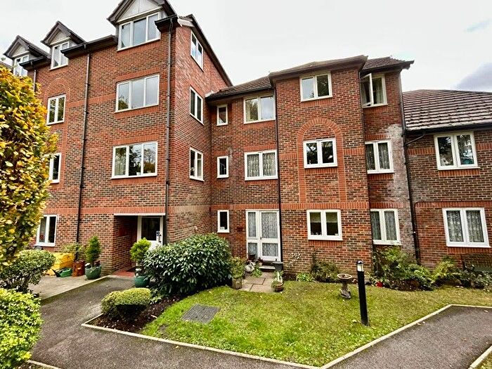 1 Bedroom Flat To Rent In Clockhouse Road, Farnborough, GU14