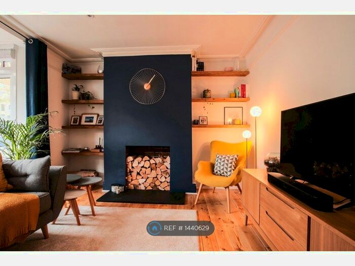 3 Bedroom Semi-Detached House To Rent In Peperharow Road, Godalming, GU7