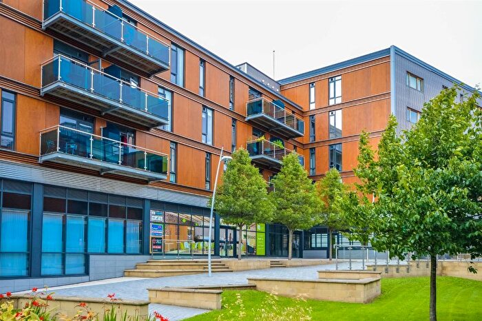 2 Bedroom Flat For Sale In Burgage Square, Wakefield, WF1
