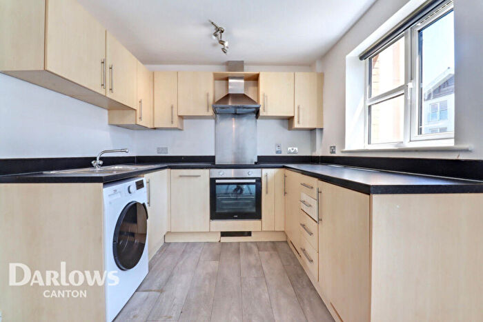 2 Bedroom Apartment For Sale In Overstone Court, Cardiff, CF10