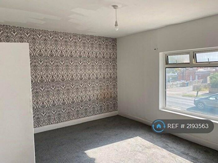 2 Bedroom Maisonette To Rent In Hull Road, Anlaby Common, Hull, HU4