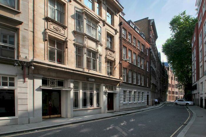 1 Bedroom Flat To Rent In Wesley House, Little Britain, London, EC1A