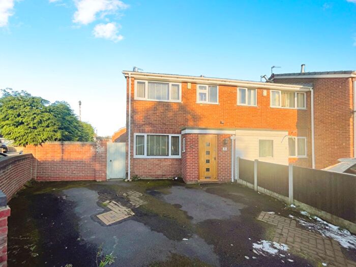 3 Bedroom End Terrace House For Sale In Valeside Gardens, Nottingham, NG4