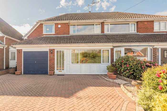 3 Bedroom Semi-Detached House For Sale In Foxlea Road, Hayley Green, Halesowen, B63