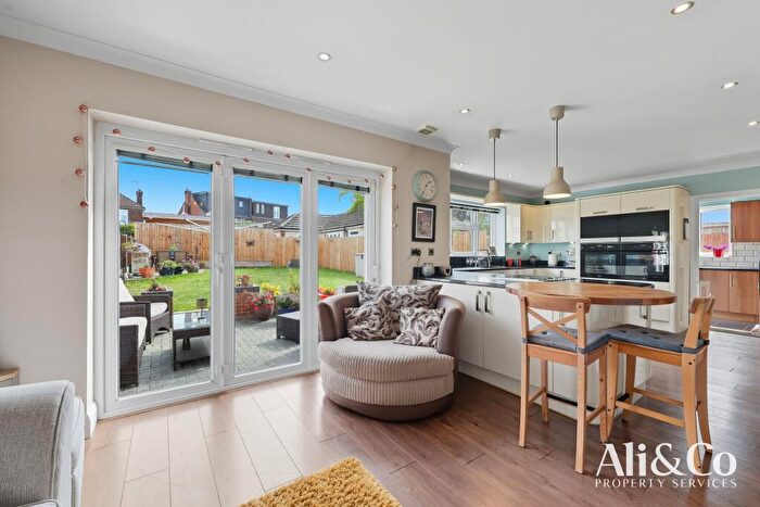 5 Bedroom Bungalow For Sale In Stanford Road, Grays, RM16