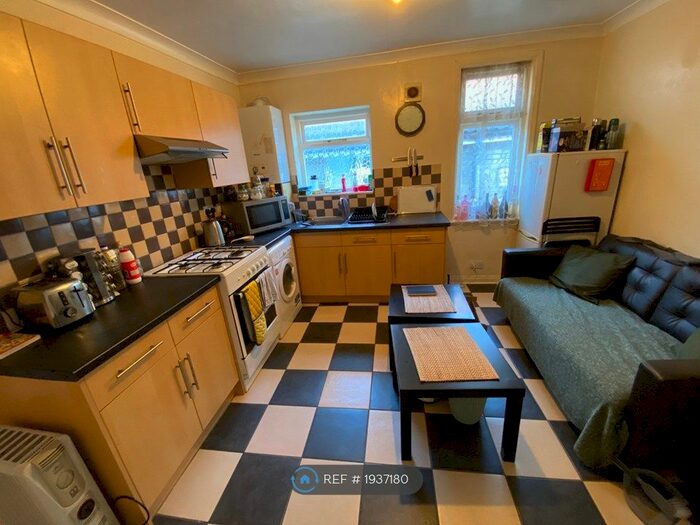 2 Bedroom Flat To Rent In Broadlands Road, Southampton, SO17