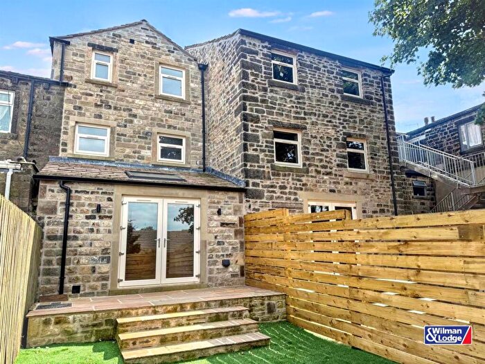 4 Bedroom Terraced House For Sale In Keighley Road, Cowling, BD22