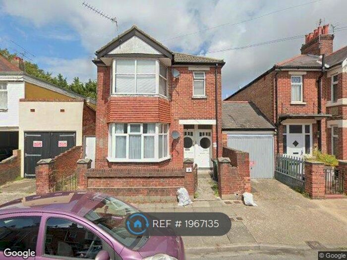 2 Bedroom Maisonette To Rent In Hewett Road, Portsmouth, PO2