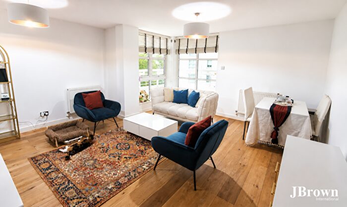2 Bedroom Flat To Rent In Barrier Point Road, London, E16