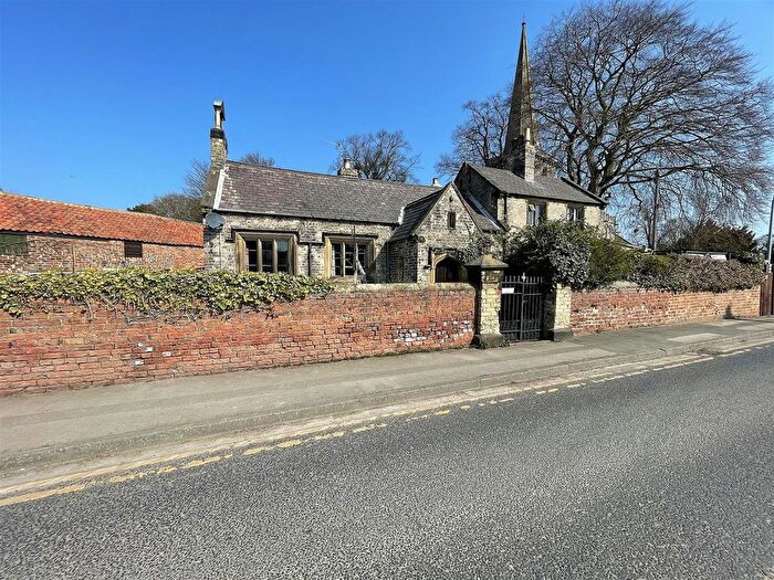 2 Bedroom Cottage To Rent In Pagnell Hall, Drax, YO8