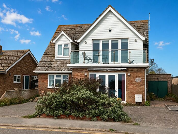 4 Bedroom Detached House For Sale In East Terrace, Walton On The Naze, CO14