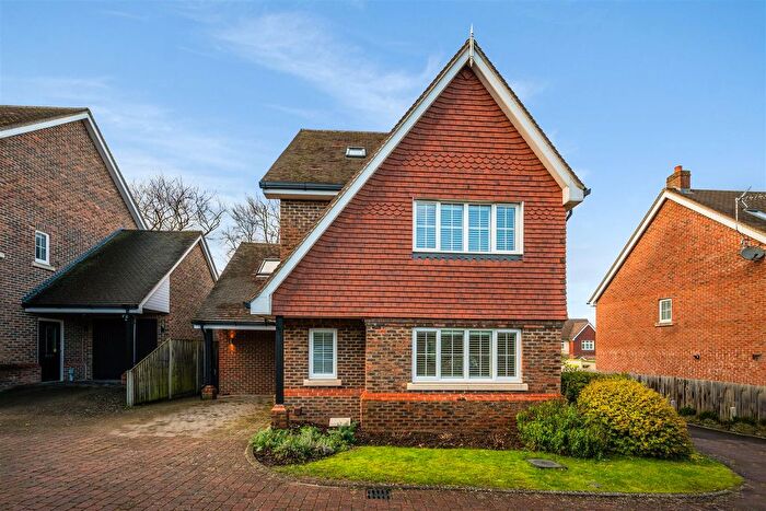 5 Bedroom Detached House For Sale In Elder Close, Epsom, KT17