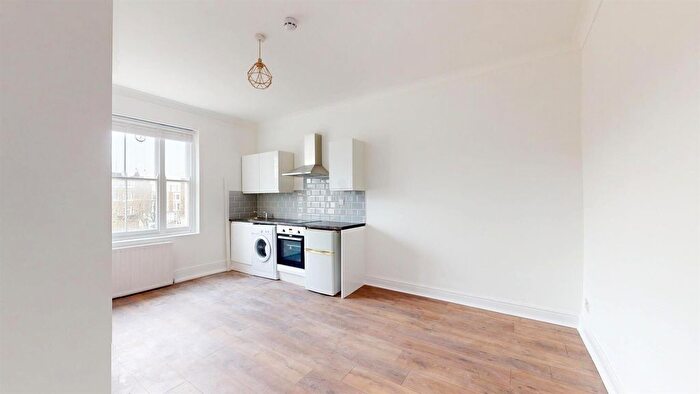 1 Bedroom Flat To Rent In West Cromwell Road, London, SW5