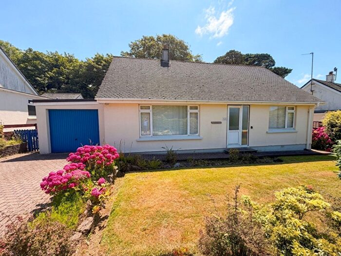 3 Bedroom Detached Bungalow For Sale In Rosewarne Gardens, Camborne, TR14