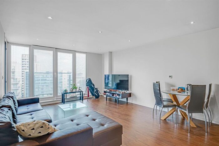 2 Bedroom Apartment For Sale In The Oxygen, Royal Victoria Dock, E16