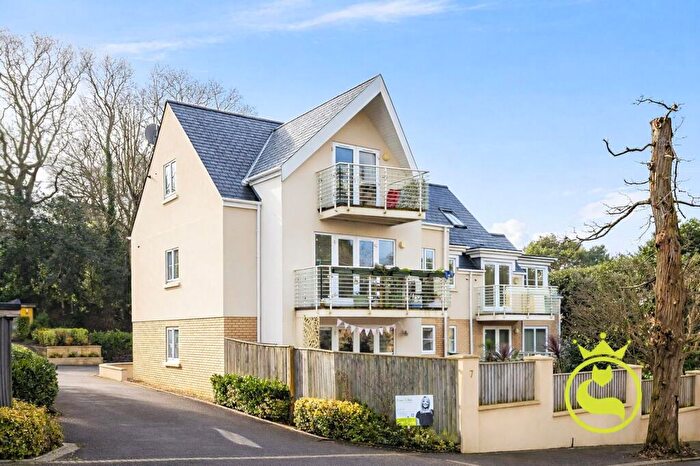 2 Bedroom Flat For Sale In Harbour Views! Windsor Place, Windsor Road, Lower Parkstone, Poole, BH14