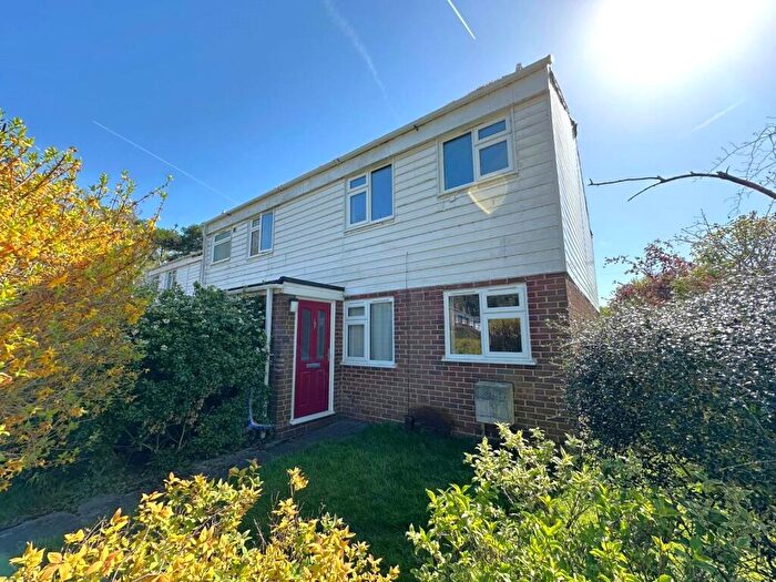 3 Bedroom End Of Terrace House To Rent In Pinewood Park, Farnborough, Hampshire, GU14