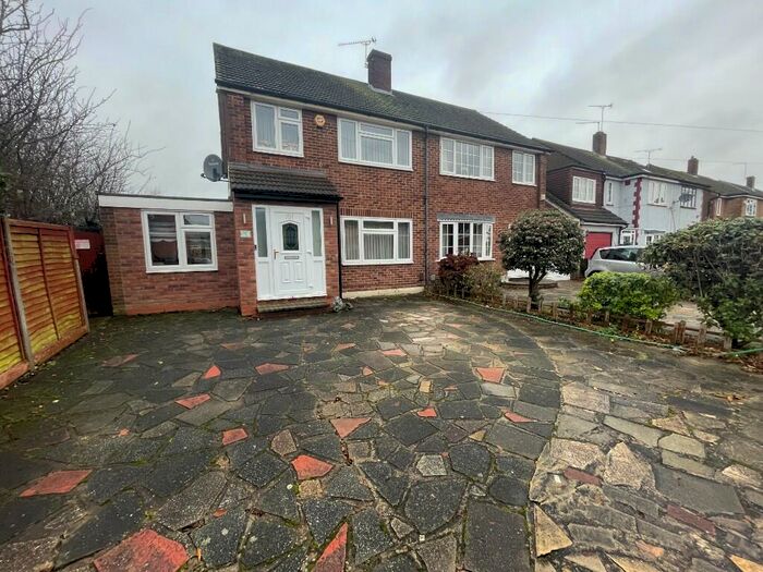 3 Bedroom Semi-Detached House To Rent In White Hart Lane, Romford, London, RM7