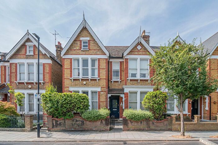 5 Bedroom Terraced House For Sale In Lynette Avenue, Abbeville Village, London, SW4