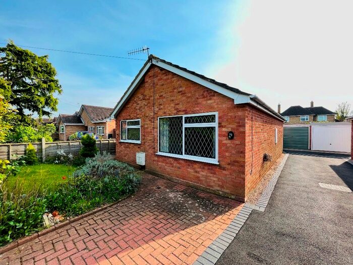2 Bedroom Detached Bungalow To Rent In Westholme Road, Alcester, B50